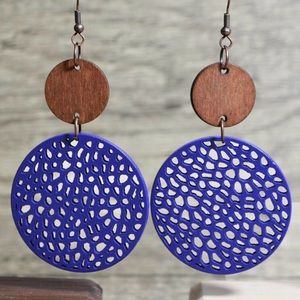Blue circle drop earrings